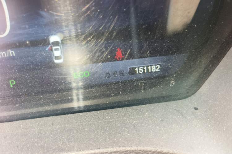 Used BYD Qin New Energy 2016 Qin EV300 Prestige Model Odometer Close Up