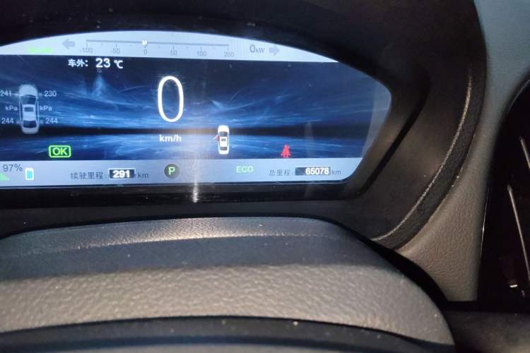 Used BYD Qin New Energy 2016 Qin EV300 Prestige Model Odometer Close Up