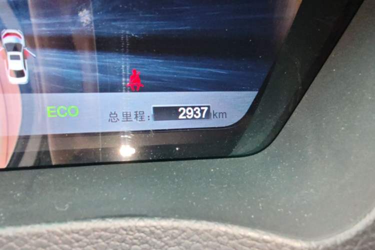 Used BYD Qin New Energy 2016 Qin EV300 Prestige Model Odometer Close Up