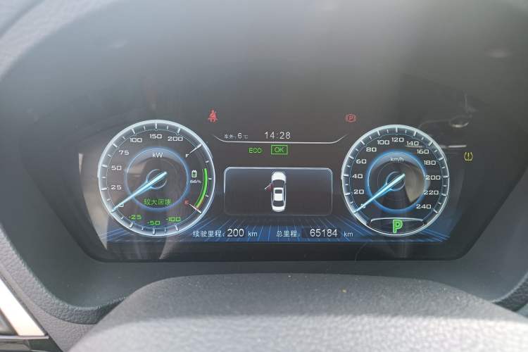 Used BYD Qin New Energy 2016 Qin EV300 Prestige Model Odometer Close Up