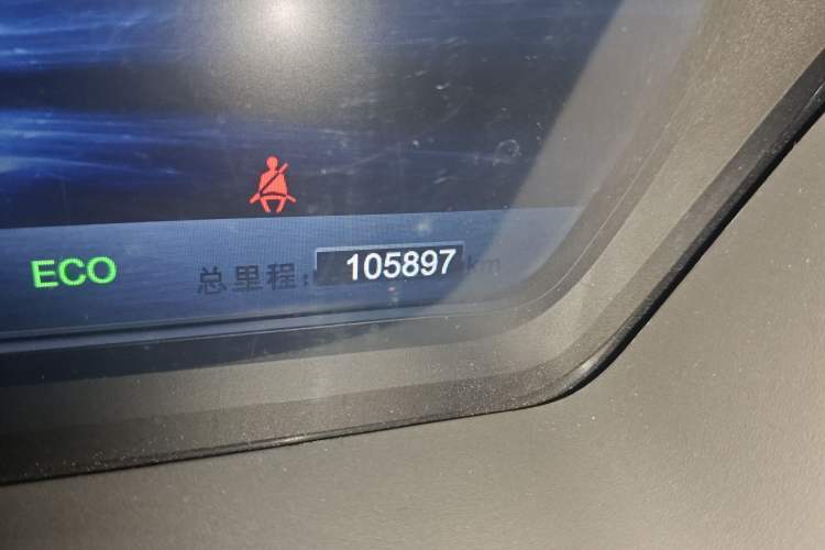 Used BYD Qin New Energy 2016 Qin EV300 Prestige Model Odometer Close Up