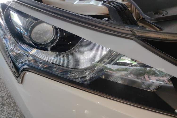 Used BYD Qin New Energy 2016 Qin EV300 Prestige Model Right Front Headlight
