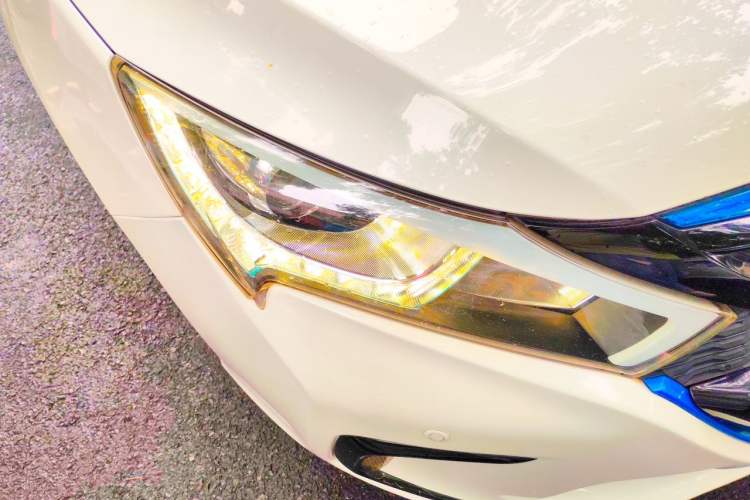 Used BYD Qin New Energy 2016 Qin EV300 Prestige Model Right Front Headlight