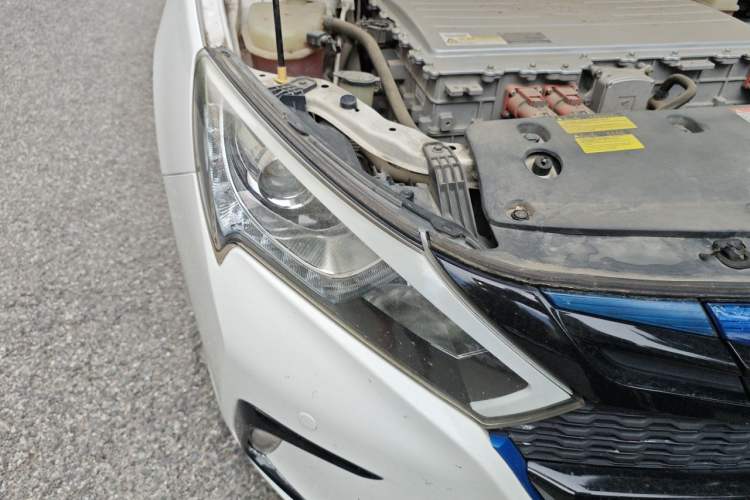 Used BYD Qin New Energy 2016 Qin EV300 Prestige Model Right Front Headlight