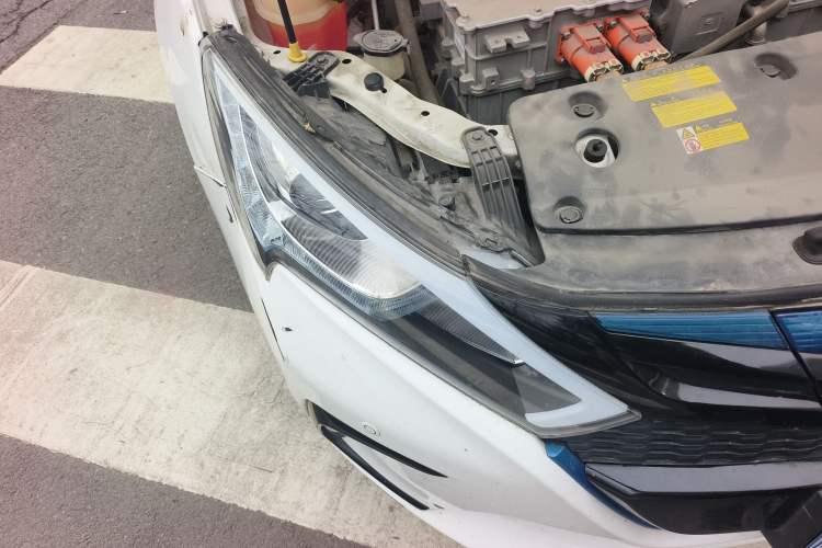 Used BYD Qin New Energy 2016 Qin EV300 Prestige Model Right Front Headlight
