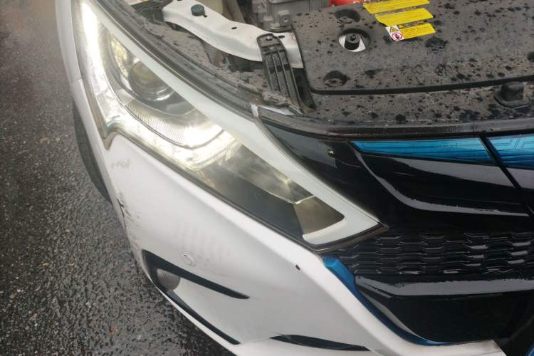 Used BYD Qin New Energy 2016 Qin EV300 Prestige Model Right Front Headlight