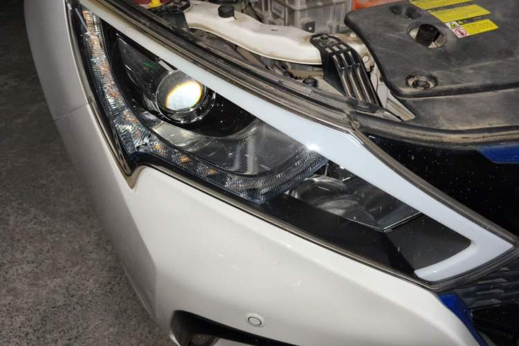 Used BYD Qin New Energy 2016 Qin EV300 Prestige Model Right Front Headlight