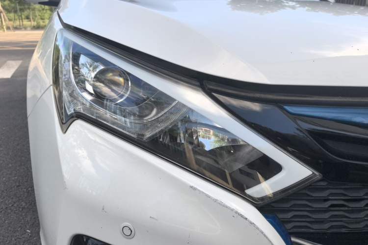 Used BYD Qin New Energy 2016 Qin EV300 Prestige Model Right Front Headlight