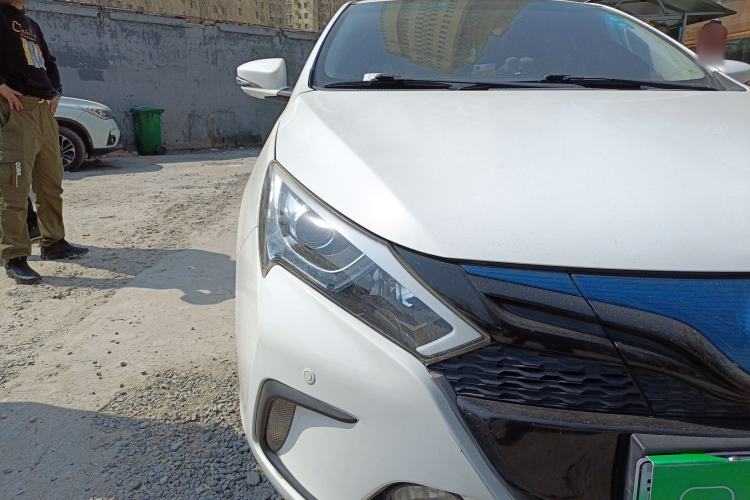 Used BYD Qin New Energy 2016 Qin EV300 Prestige Model Right Front Headlight