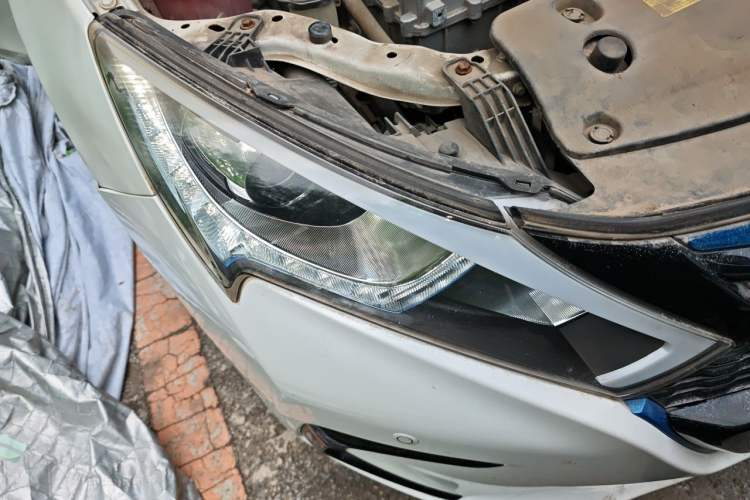Used BYD Qin New Energy 2016 Qin EV300 Prestige Model Right Front Headlight