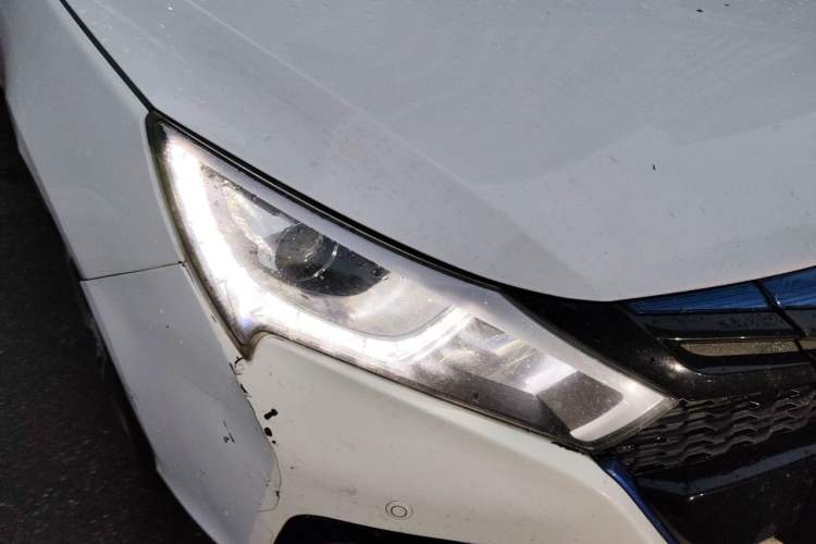 Used BYD Qin New Energy 2016 Qin EV300 Prestige Model Right Front Headlight