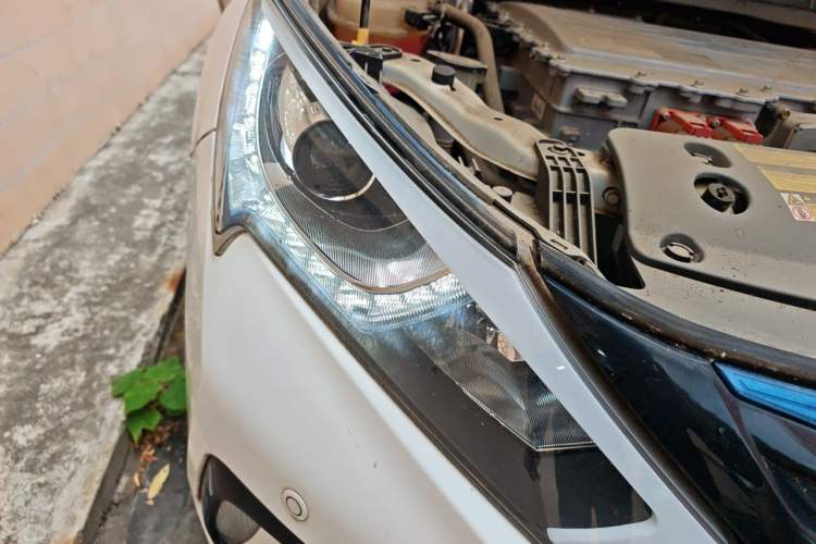 Used BYD Qin New Energy 2016 Qin EV300 Prestige Model Right Front Headlight