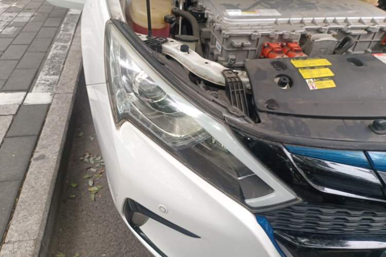 Used BYD Qin New Energy 2016 Qin EV300 Prestige Model Right Front Headlight