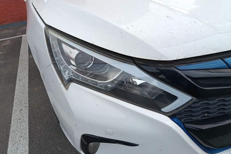 Used BYD Qin New Energy 2016 Qin EV300 Prestige Model Right Front Headlight