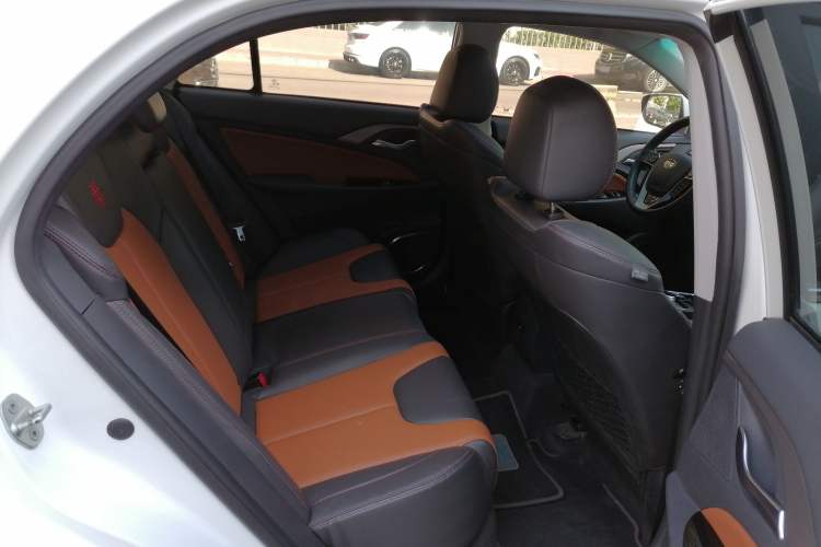 Used BYD Qin New Energy 2016 Qin EV300 Prestige Model Right Rear Seat