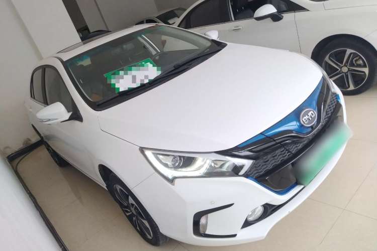 Used BYD Qin New Energy 2016 Qin EV300 Prestige Model Right Side