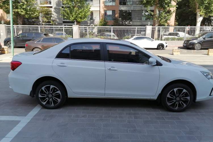 Used BYD Qin New Energy 2016 Qin EV300 Prestige Model Right Side