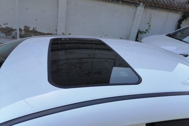 Used BYD Qin New Energy 2016 Qin EV300 Prestige Model Roof