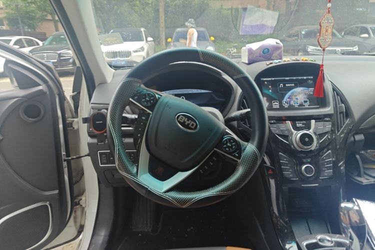 Used BYD Qin New Energy 2016 Qin EV300 Prestige Model Steering Wheel