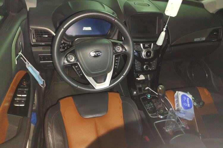 Used BYD Qin New Energy 2016 Qin EV300 Prestige Model Steering Wheel
