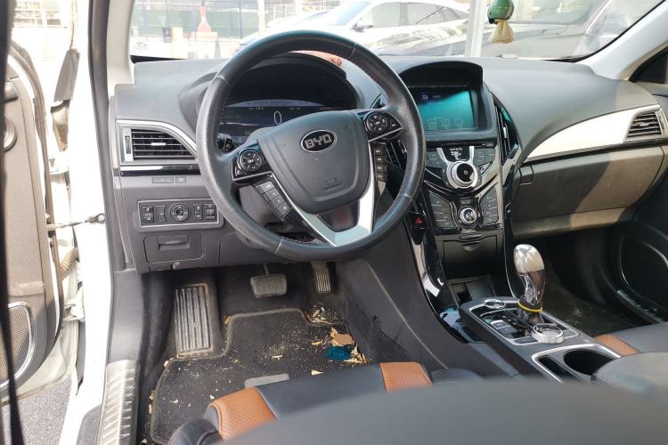 Used BYD Qin New Energy 2016 Qin EV300 Prestige Model Steering Wheel