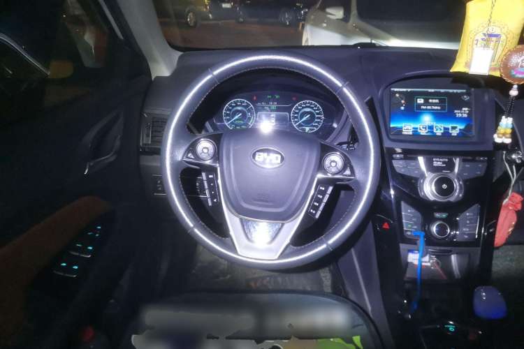 Used BYD Qin New Energy 2016 Qin EV300 Prestige Model Steering Wheel