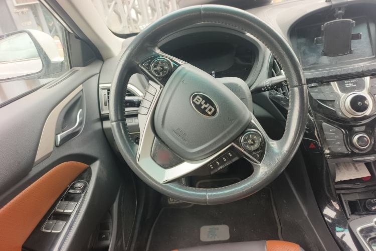 Used BYD Qin New Energy 2016 Qin EV300 Prestige Model Steering Wheel