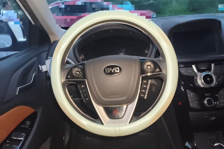 Used BYD Qin New Energy 2016 Qin EV300 Prestige Model Steering Wheel