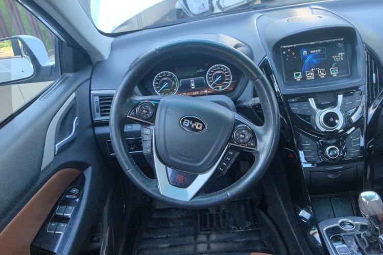 Used BYD Qin New Energy 2016 Qin EV300 Prestige Model Steering Wheel