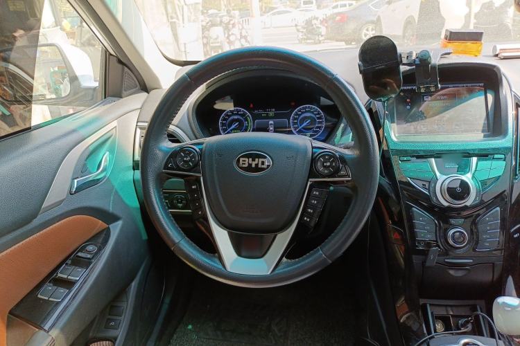 Used BYD Qin New Energy 2016 Qin EV300 Prestige Model Steering Wheel