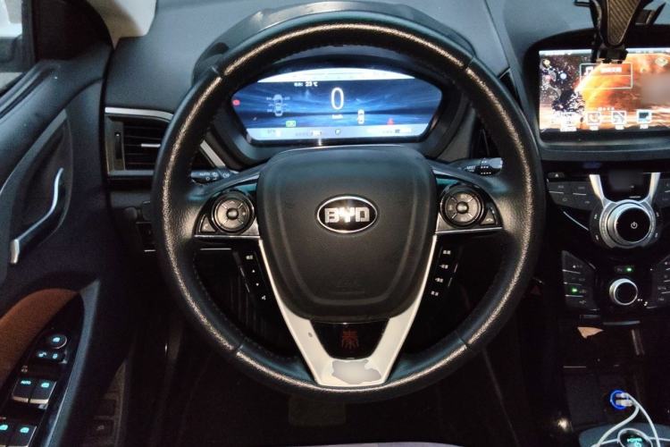Used BYD Qin New Energy 2016 Qin EV300 Prestige Model Steering Wheel