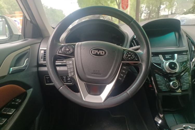 Used BYD Qin New Energy 2016 Qin EV300 Prestige Model Steering Wheel
