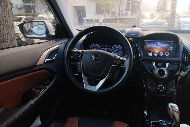 Used BYD Qin New Energy 2016 Qin EV300 Prestige Model Steering Wheel