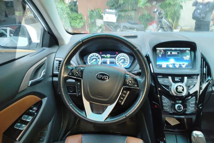Used BYD Qin New Energy 2016 Qin EV300 Prestige Model Steering Wheel