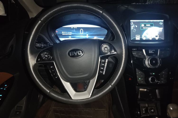 Used BYD Qin New Energy 2016 Qin EV300 Prestige Model Steering Wheel