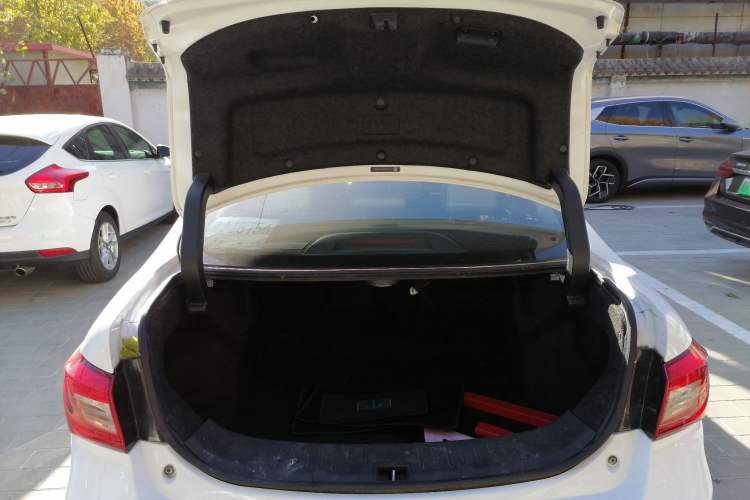 Used BYD Qin New Energy 2016 Qin EV300 Prestige Model Trunk