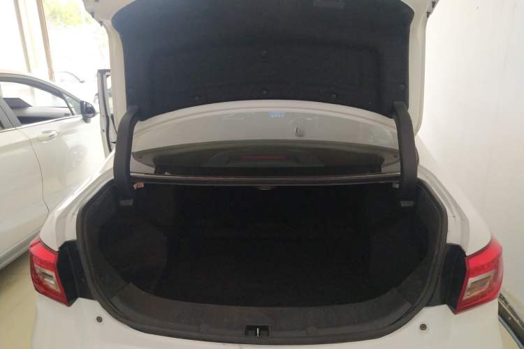 Used BYD Qin New Energy 2016 Qin EV300 Prestige Model Trunk