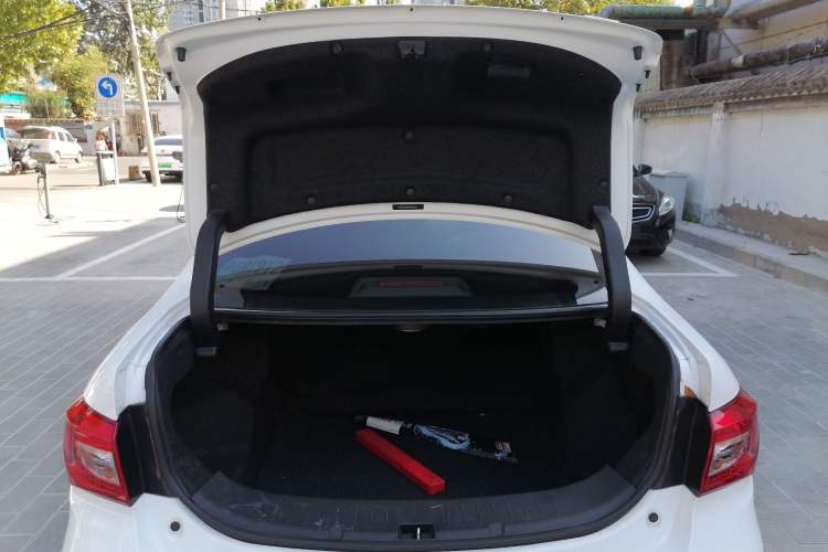 Used BYD Qin New Energy 2016 Qin EV300 Prestige Model Trunk