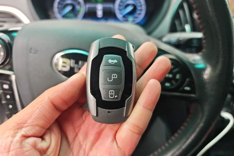 Used BYD Qin New Energy 2016 Qin EV300 Prestige Model Vehicle Key