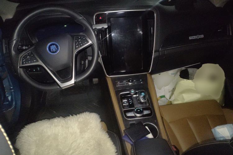 Used BYD Qin New Energy 2017 Qin EV300 Flagship Model Center Console