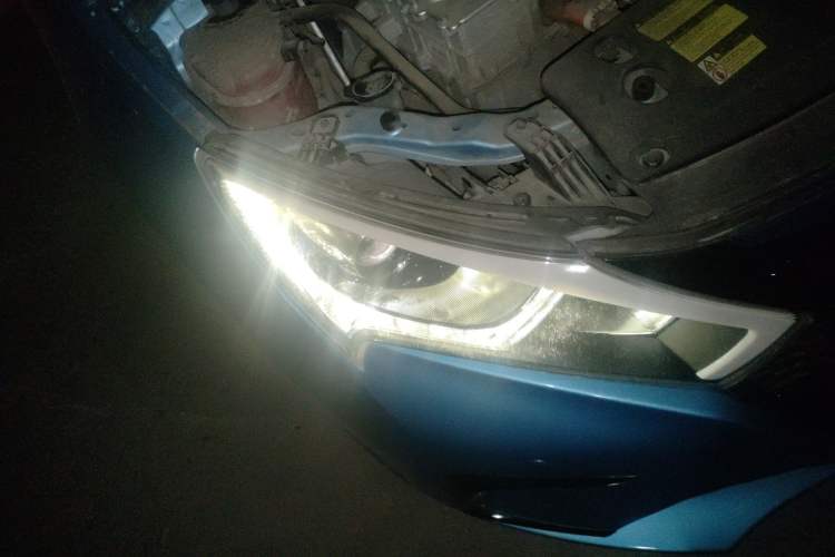 Used BYD Qin New Energy 2017 Qin EV300 Flagship Model Right Front Headlight