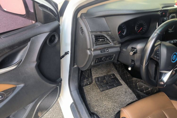 Used BYD Qin New Energy 2017 1.5T Luxury Model Driver Seat