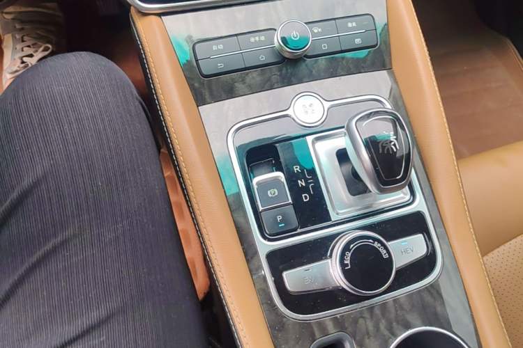 Used BYD Qin New Energy 2017 1.5T Luxury Model Gear Lever