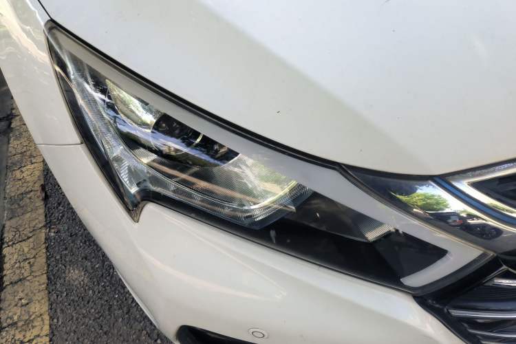 Used BYD Qin New Energy 2017 1.5T Luxury Model Right Front Headlight