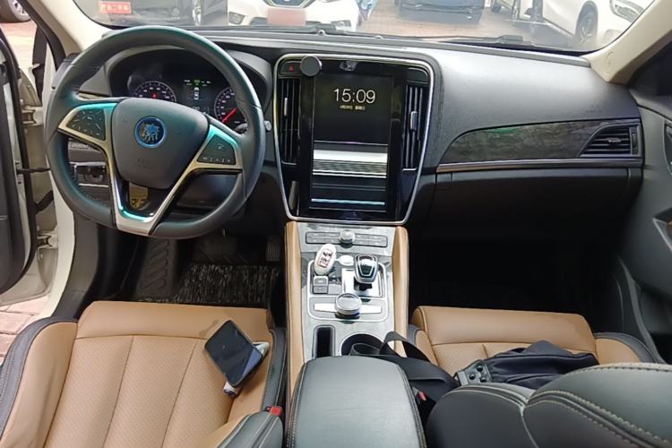 Used BYD Qin New Energy 2017 1.5T Luxury Model Center Console