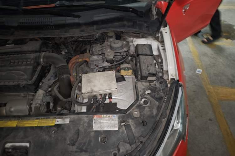 Used BYD Qin New Energy 2017 Qin 1.5T 100 Engine Bay Left
