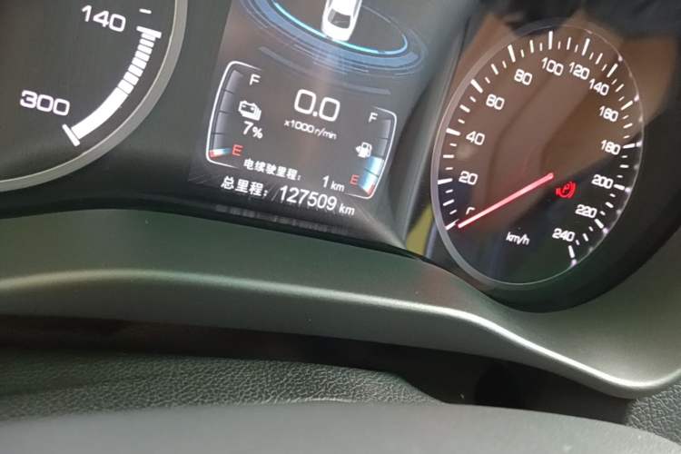 Used BYD Qin New Energy 2017 1.5T Luxury Model Odometer Close Up