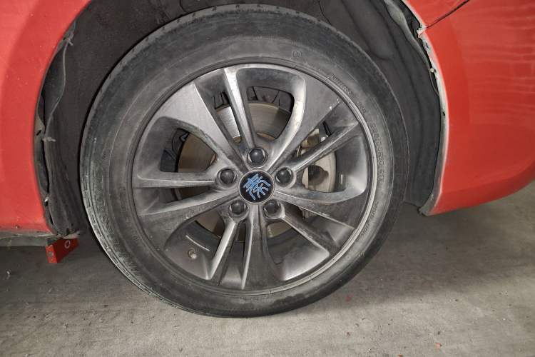 Used BYD Qin New Energy 2017 Qin 1.5T 100 Right Front Wheel Hub