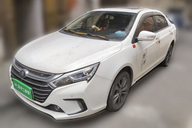 Ojetý BYD Qin New Energy 2017 1.5T Luxury Model