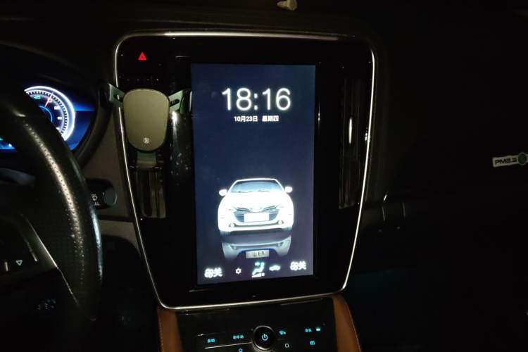 Used BYD Qin New Energy 2017 Qin EV300 Luxury Edition Audio And AC Panel